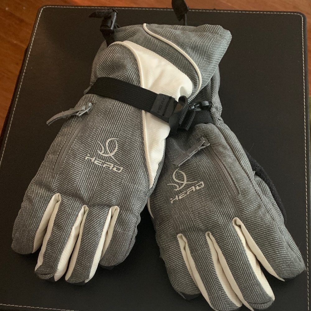 Head Black and White Women’s Ski Gloves except new condition (bought wrong size)